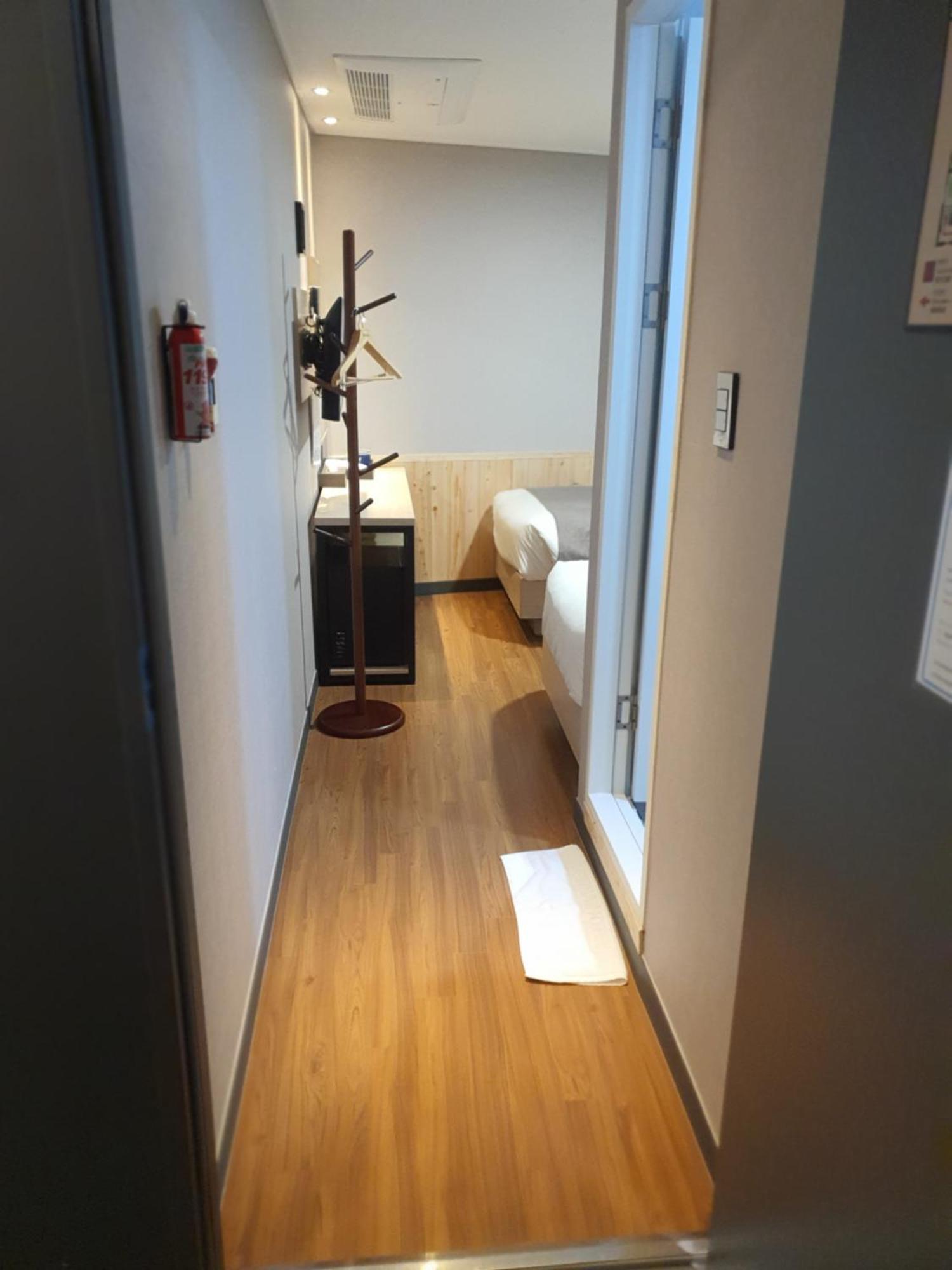 爱华明洞酒店 2* 首爾