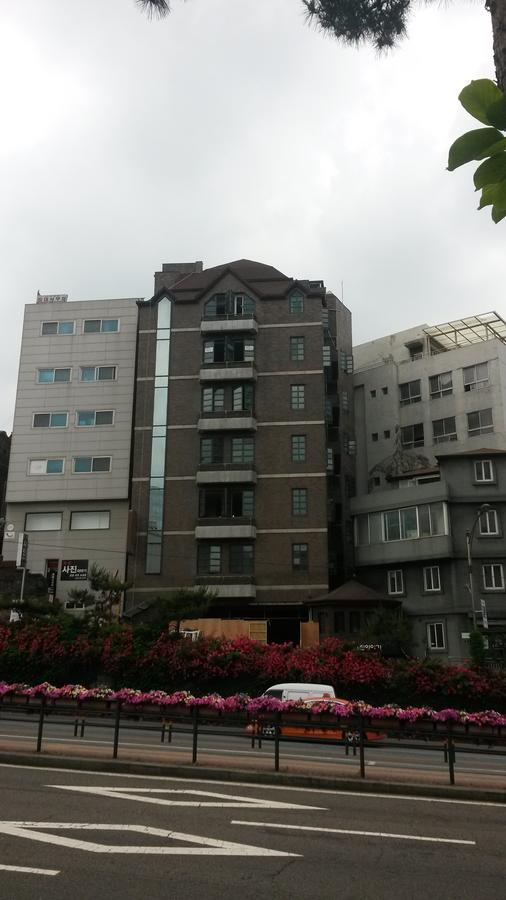 爱华明洞酒店 2* 首爾