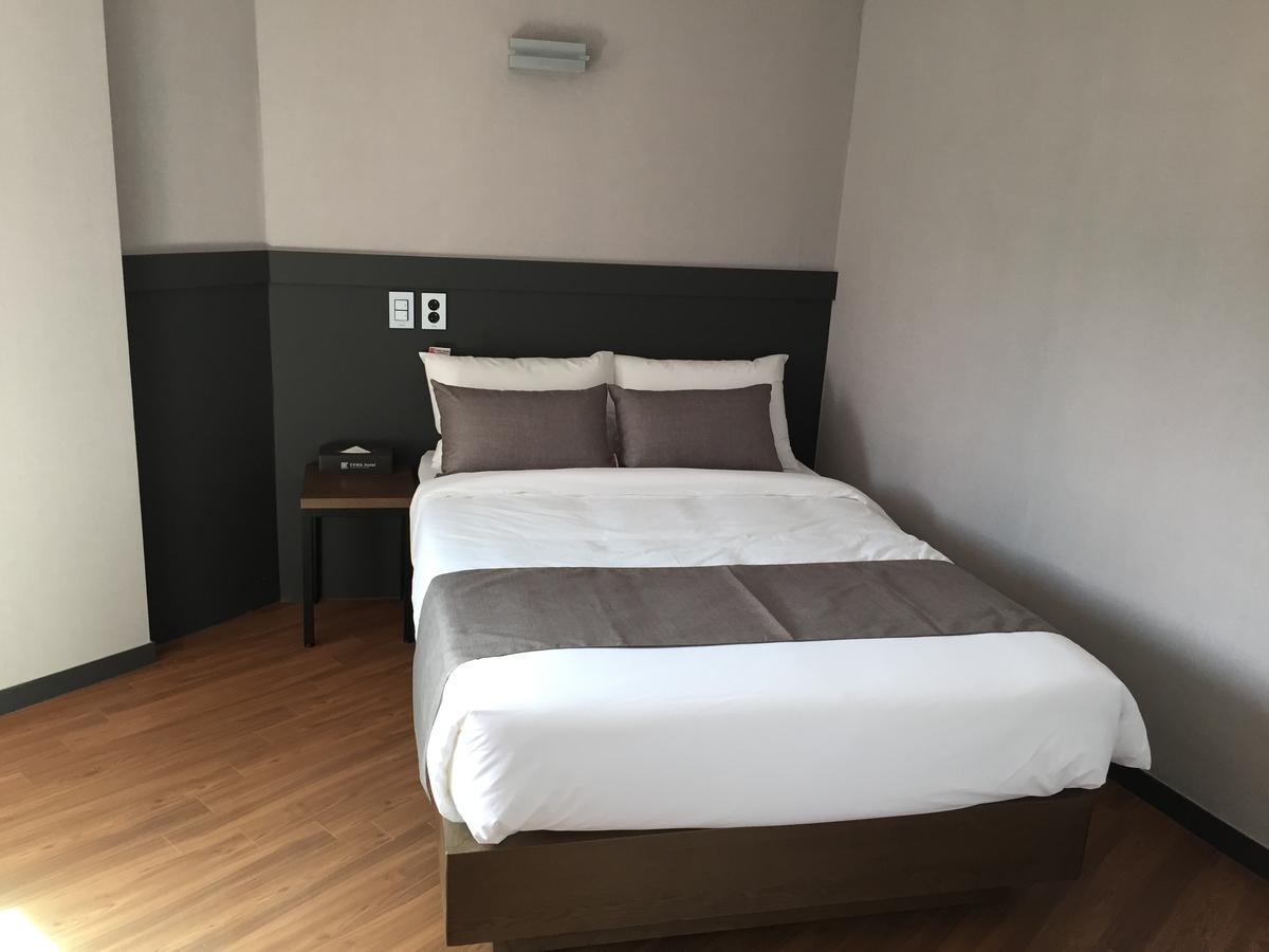 爱华明洞酒店 2* 首爾